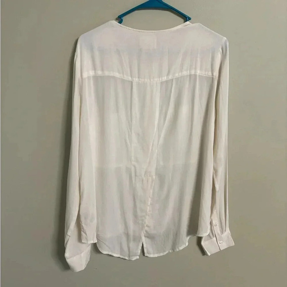 Maeve Anthropologie Semi Sheer Button Blouse Size 8 Ivory Chest Pockets - Picture 2 of 6